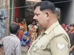 बाराबंकी के बरौलिया गांव में 45 वर्षीय व्यक्ति का संदिग्ध परिस्थितियों में मिला शव, पुलिस जांच में जुटी।